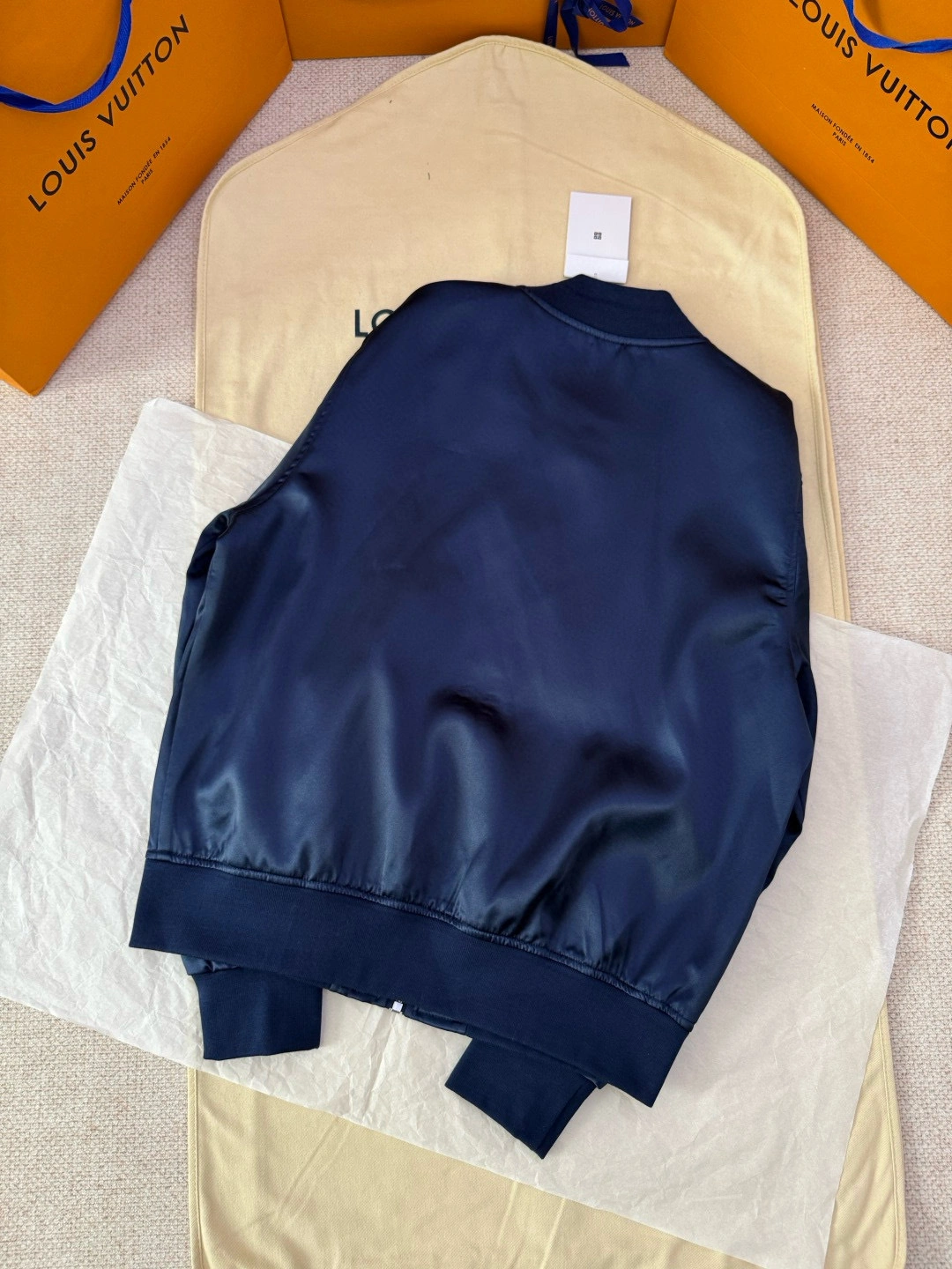 wg.luxury-6iv593hy item:E-F000I2099T